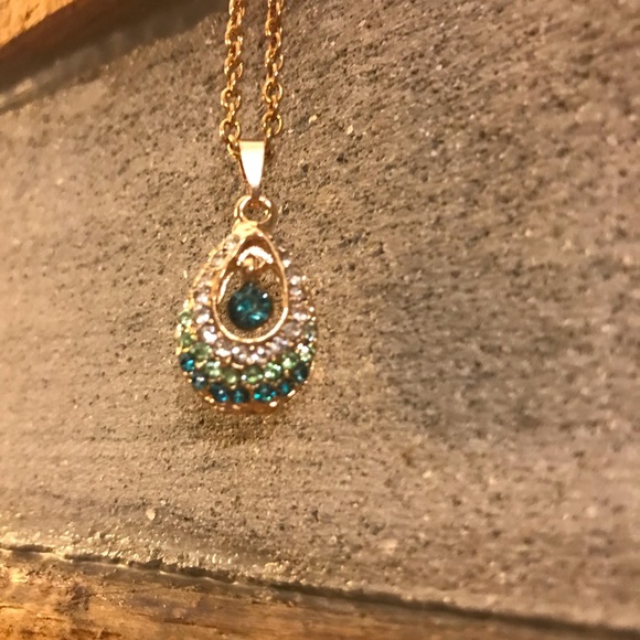 Teardrop gold-toned pendant with blue/green stones - Picture 5 of 6